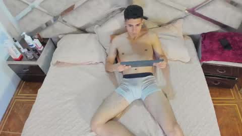 Snapshot of tahhlia_taylor chatting on 30, 9, 2025 tahhlia taylor online show from 30, 9, 2025