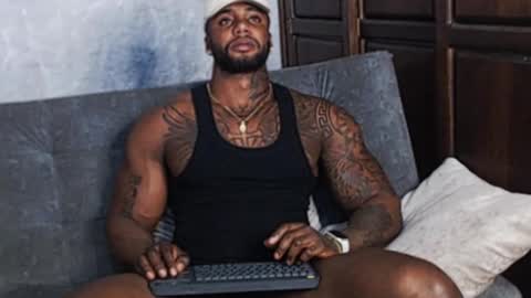 Tairon Tucke online show from 16, 1, 2025