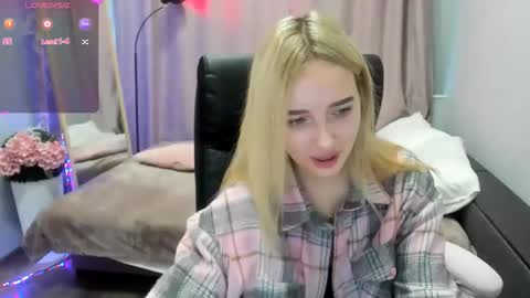 Snapshot of taisia_hot chatting on 22, 4, 2026 Taisia online show from 22, 4, 2026