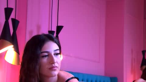 taliamorenne online show from 11, 11, 2025