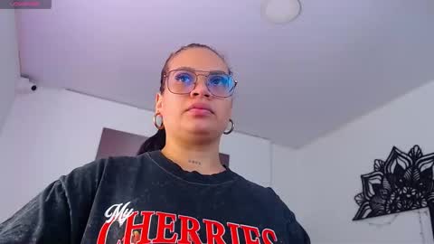 Snapshot of taliana36 chatting on 21, 10, 2025 taliana36 online show from 21, 10, 2025