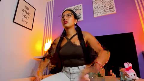 tall_hot_brunette online show from 15, 12, 2025