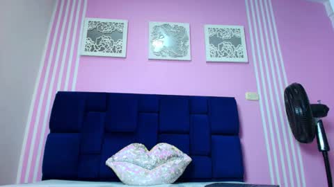 tall_hot_brunette online show from 10, 1, 2026