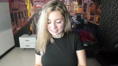 Snapshot of tamara_velezz chatting on 17, 4, 2026 Tamara online show from 17, 4, 2026