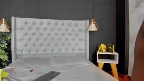   online show from 23, 1, 2025