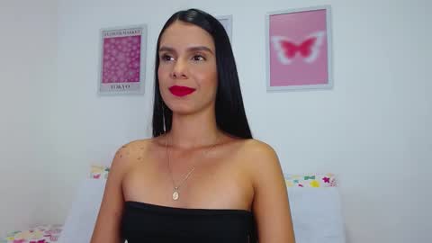 Snapshot of tamy_sweet01 chatting on 5, 1, 2025 tamy sweet01 online show from 5, 1, 2025