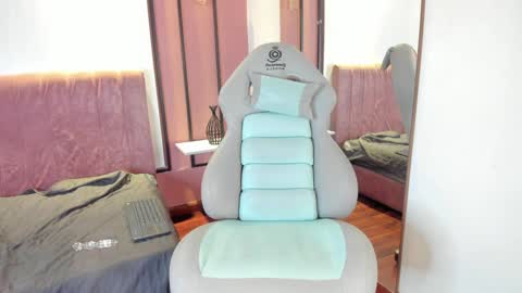 tania_fontana online show from 5, 1, 2025