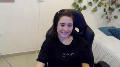 Snapshot of taniadevil_69 chatting on 13, 1, 2025 Tania online show from 13, 1, 2025