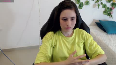 Snapshot of taniadevil_69 chatting on 7, 2, 2025 Tania online show from 7, 2, 2025