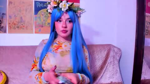 Snapshot of tara_hs chatting on 8, 10, 2025 online show from 8, 10, 2025