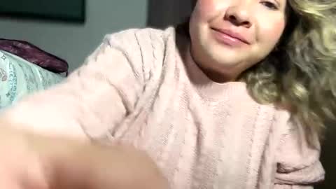 Snapshot of tara_lynn_xx chatting on 5, 1, 2025 Dani independent model online show from 5, 1, 2025