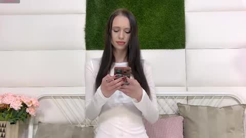 taraharriss online show from 27, 4, 2026