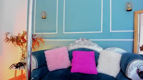 Snapshot of tarataylorr chatting on 5, 6, 2026 Tara online show from 5, 6, 2026