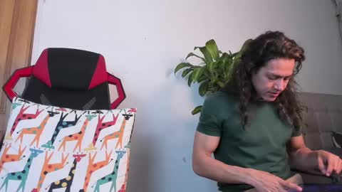 Snapshot of tarzanylobo chatting on 11, 1, 2025 Tarzan online show from 11, 1, 2025