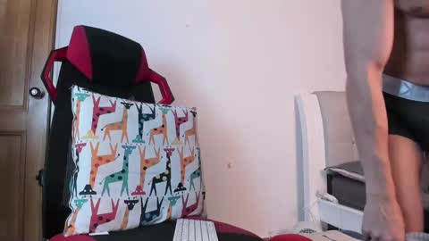 Snapshot of tarzanylobo chatting on 15, 1, 2025 Tarzan online show from 15, 1, 2025