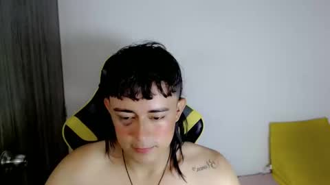 Snapshot of tatannn_ chatting on 11, 11, 2025 T A T A N online show from 11, 11, 2025