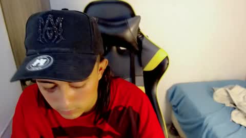 Snapshot of tatannn_ chatting on 15, 11, 2025 T A T A N online show from 15, 11, 2025