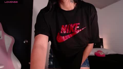 Tati Garcia online show from 5, 1, 2025