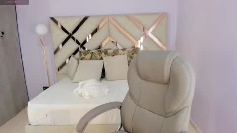 Tati Saldarriaga online show from 15, 11, 2025