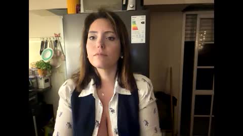 Snapshot of tatieli chatting on 12, 10, 2025 Tatieli online show from 12, 10, 2025