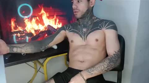 Snapshot of tatsexboy chatting on 10, 9, 2025 SeX-Boy online show from 10, 9, 2025