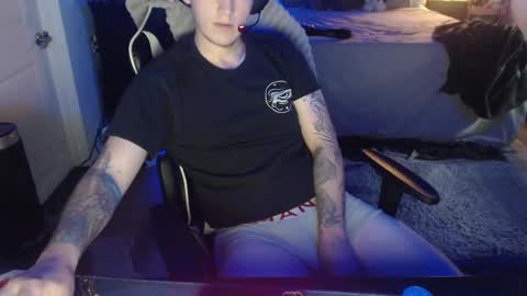 tattedhubs5 online show from 24, 10, 2025