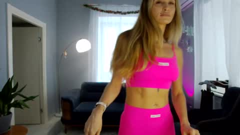 Snapshot of tatti_frutti chatting on 18, 12, 2024 Tatti online show from 18, 12, 2024