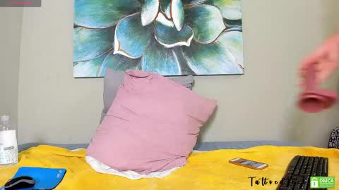 tattoedlexi_ online show from 8, 4, 2026