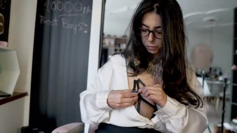 Nathalie Hardy  online show from 9, 9, 2025