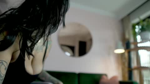 Nathalie Hardy  online show from 7, 10, 2025