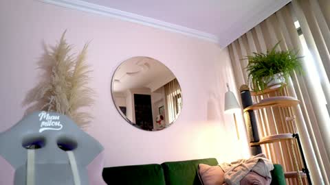 Nathalie Hardy  online show from 14, 1, 2026