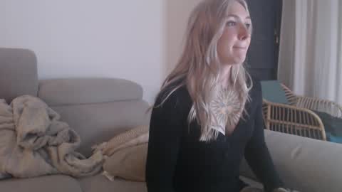 tattoobbgirl online show from 26, 11, 2025