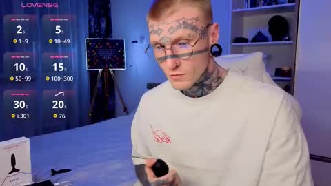 Alex but u can call me Theo online show from 13, 2, 2026