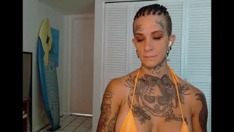 Snapshot of tattooed_natalia chatting on 27, 5, 2026 Natalia 3 online show from 27, 5, 2026