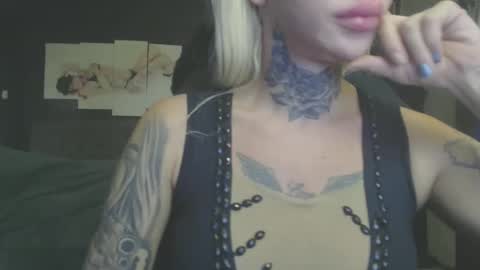 Snapshot of tatuada_safada chatting on 9, 6, 2026 tatuada_safada online show from 9, 6, 2026