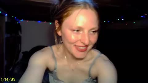 Snapshot of tatum__kahlo chatting on 14, 1, 2025 TATUM ALL MY LINKS online show from 14, 1, 2025
