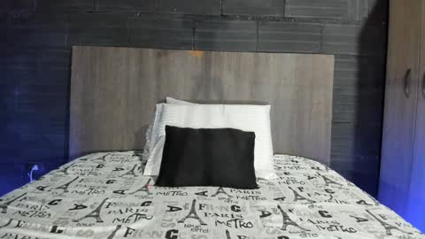  T A U R U S  online show from 8, 2, 2025