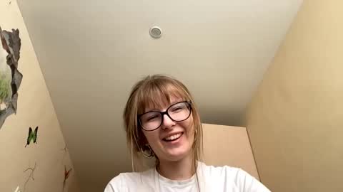 Snapshot of tawannavicks chatting on 21, 3, 2026 Evia online show from 21, 3, 2026