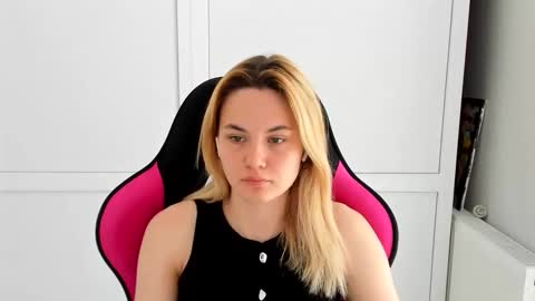 Snapshot of tayla_shy chatting on 24, 5, 2026 Tay online show from 24, 5, 2026