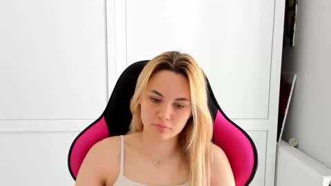 Snapshot of tayla_shy chatting on 31, 5, 2026 Tay online show from 31, 5, 2026