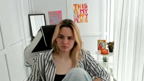 Snapshot of tayla_shy chatting on 10, 6, 2026 Tay online show from 10, 6, 2026