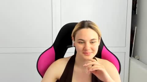Snapshot of tayla_shy chatting on 14, 6, 2026 Tay online show from 14, 6, 2026