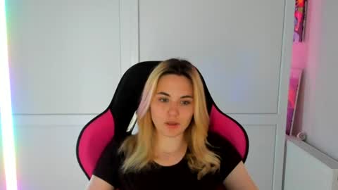 Snapshot of tayla_shy chatting on 20, 6, 2026 Tay online show from 20, 6, 2026