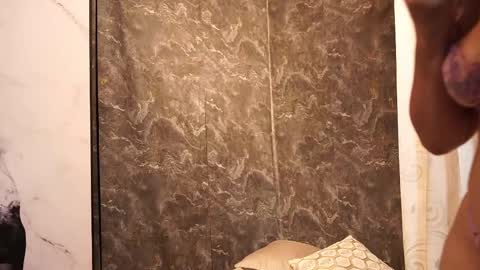 Snapshot of taylerkim chatting on 21, 10, 2025 Teylor Kim online show from 21, 10, 2025