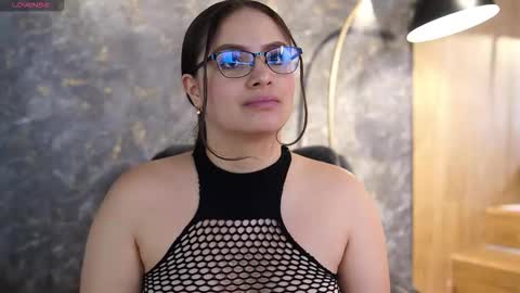 Snapshot of taylerkim chatting on 25, 10, 2025 Teylor Kim online show from 25, 10, 2025