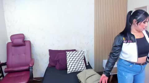 Taylor Bennet online show from 3, 11, 2025