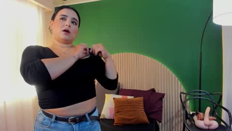 Taylor Bennet online show from 16, 11, 2025