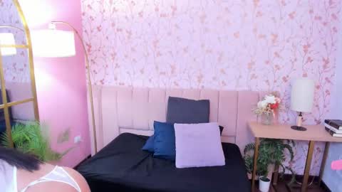 Snapshot of taylor_bennet chatting on 5, 2, 2026 Taylor Bennet online show from 5, 2, 2026