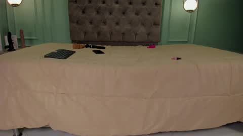 Taylor  online show from 16, 1, 2025