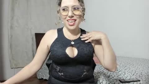 Snapshot of taylorhot72_ chatting on 1, 2, 2025 taylorhot72_ online show from 1, 2, 2025